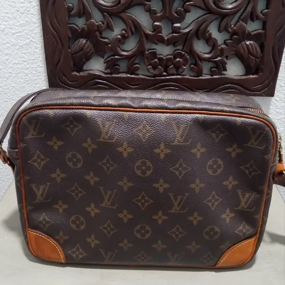 Vintage Louis Vuitton Nil Crossbody MM - 100% Authentic